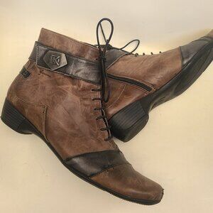 Vtg Dorking Brown & Black Leather Lace Up Ankle Boots Sz 39 Pointed Toe Witchy
